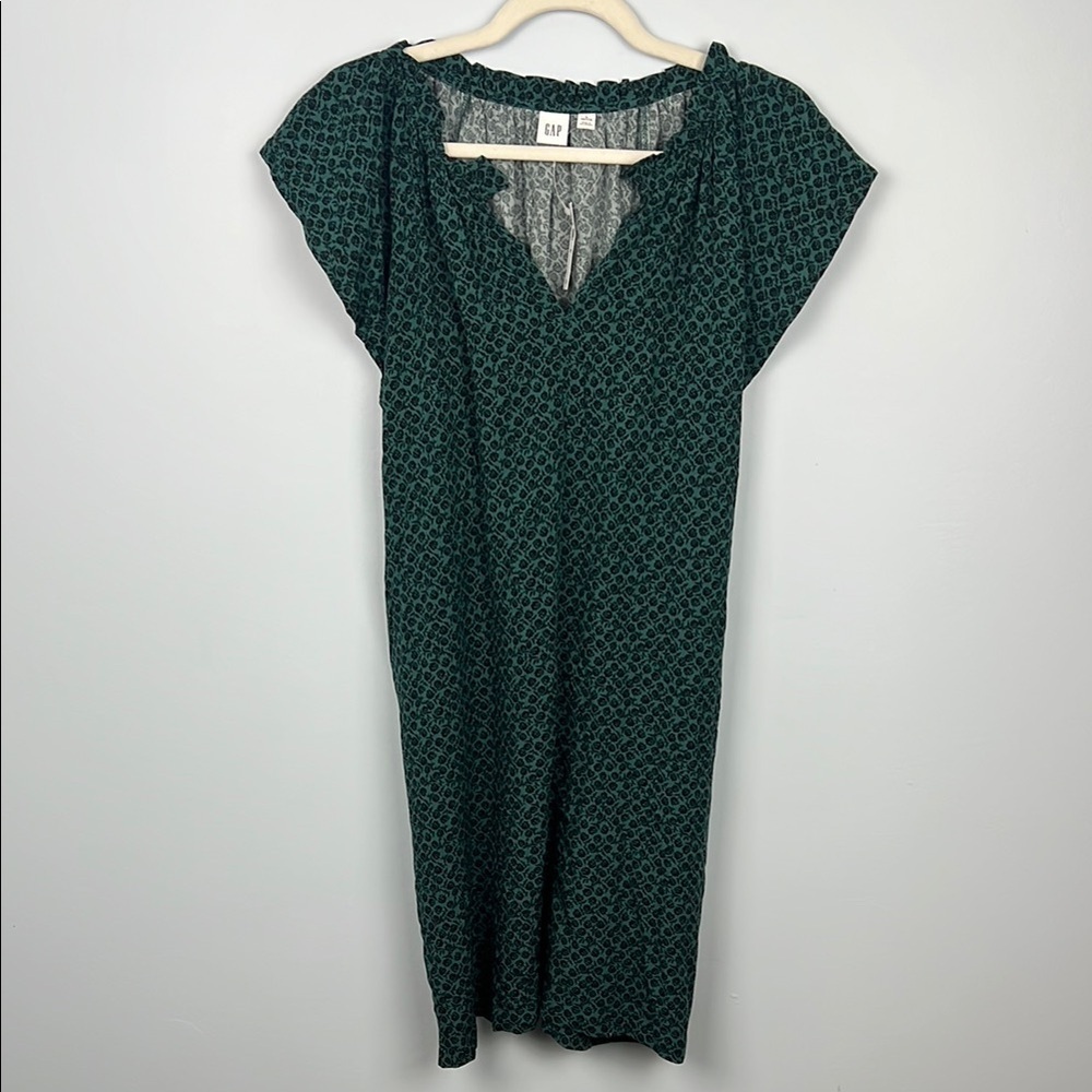 Gap NWT large v-neck mini dress